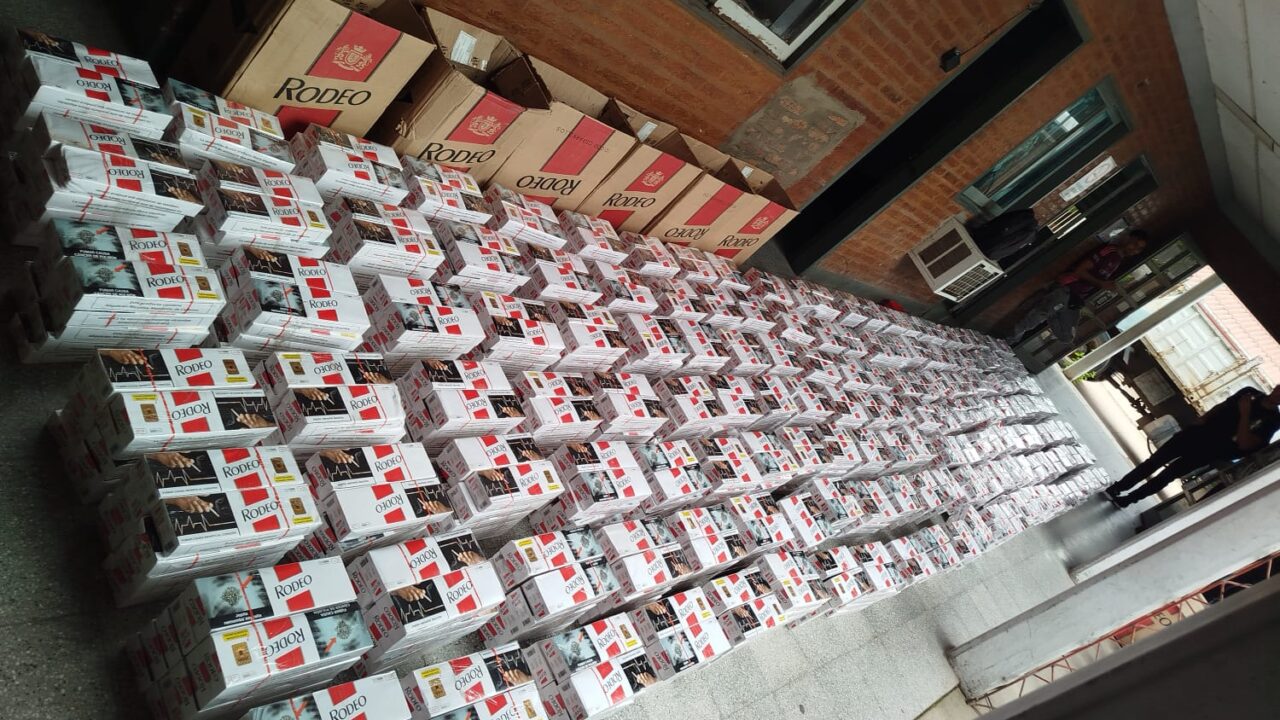 Puerto Tirol: incineraron casi 3 mil cartones de cigarrillos de contrabando