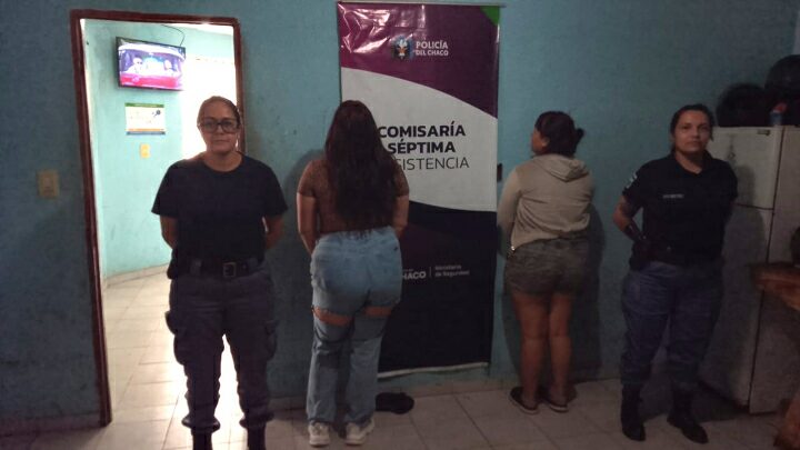 Violento conflicto familiar: dos hermanas atacaron a su madre y una quedó detenida