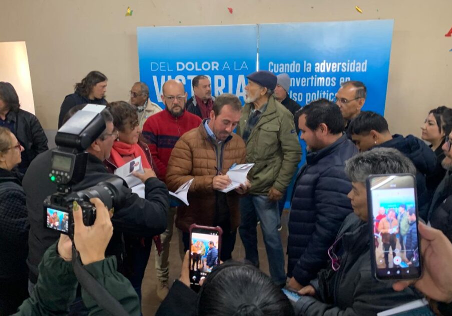 Javier Martínez presentó este miércoles su libro en Capitán Solari y llamó a “convertir el dolor en impulso político”