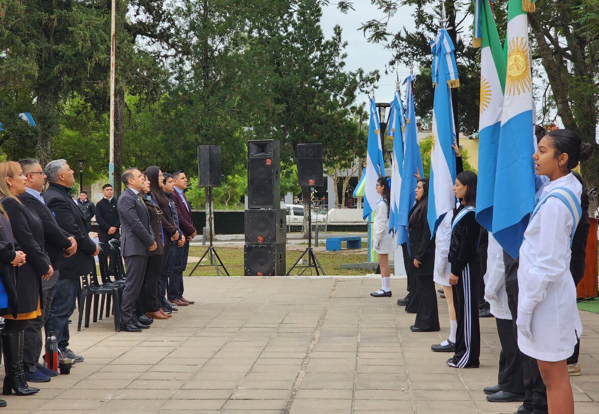 Colonia Elisa conmemoró el 216° aniversario de la Revolución de Mayo con un emotivo acto patrio