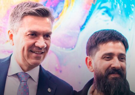 El gobierno de Zdero destinó mil millones de pesos a la Fundación Urunday para la Bienal mientras multiplica el ajuste