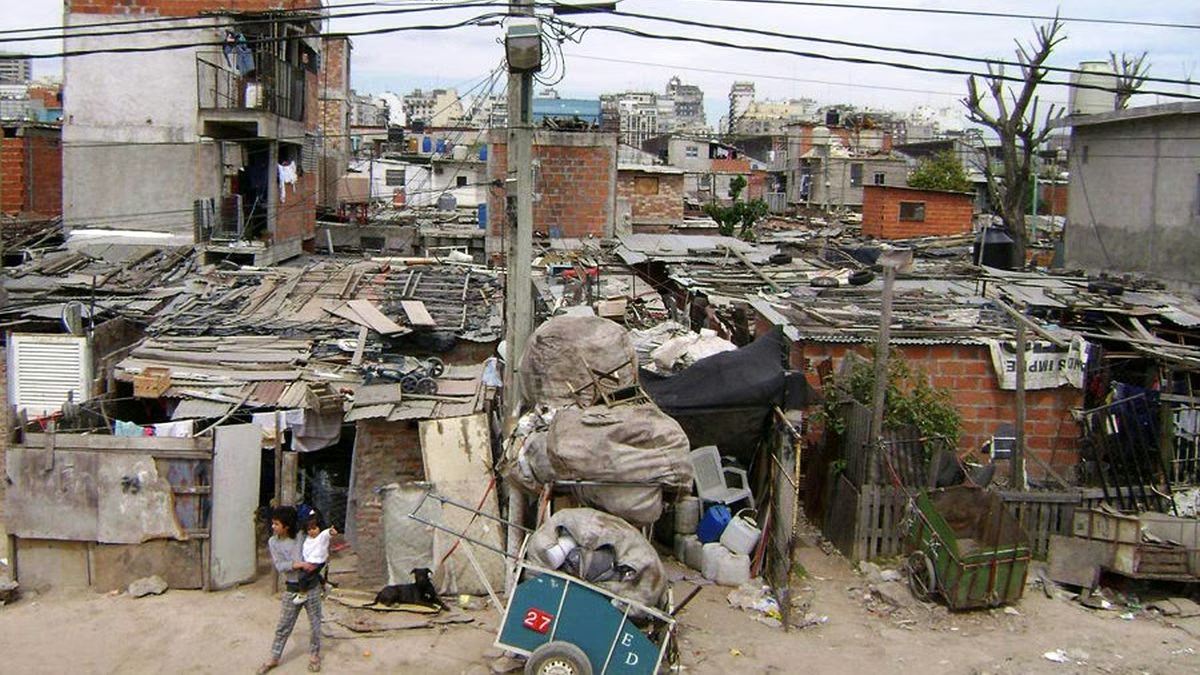 La pobreza volvería a aumentar en Argentina y alcanzaría a más de 15 millones de personas